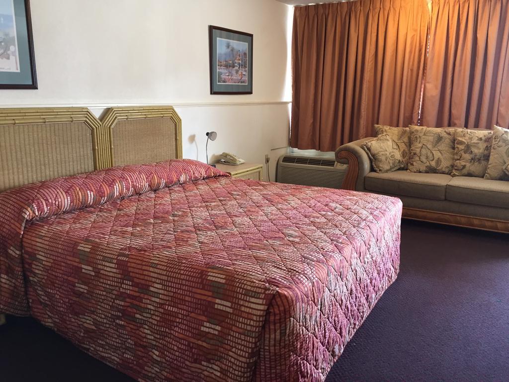 Stay Plus Inn Haines City Habitación foto